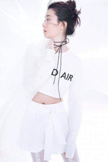 高清中国内地黑龙江省哈尔滨女演员乔欣甜美养眼写真图片桌面壁纸第2张