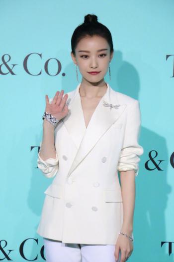 性感女星倪妮礼服行走在戛纳明艳动人第6张