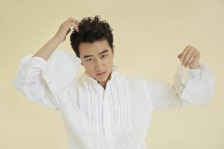黄轩图片  黄轩优雅绅士迷人杂志写真第2张