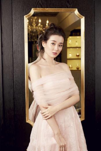 高清中国内地黑龙江省哈尔滨女演员乔欣甜美养眼写真图片桌面壁纸第2张