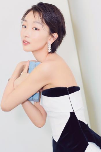 高清中国内地影视河北省石家庄女演员周冬雨青春靓丽写真高清手机壁纸第0张