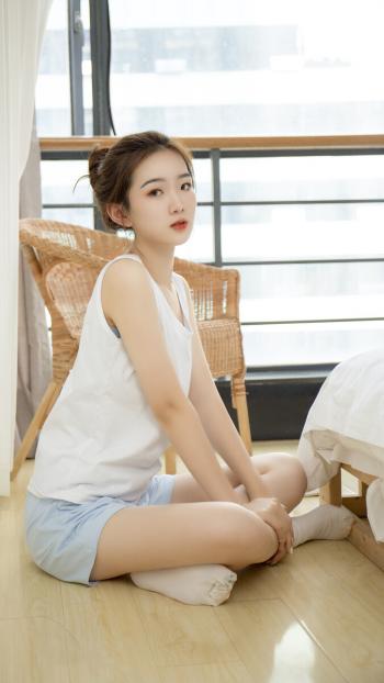 妖媚美女图片 _ 第(3)张