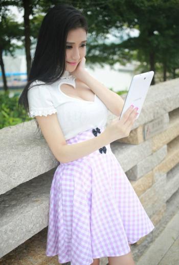 妖媚美女图片 _ 第(10)张