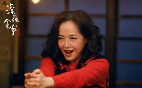 深夜寂寞的女人  性感丰满美女床上自拍照第5张