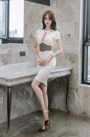 骨感美女图片 _ 第(1)张