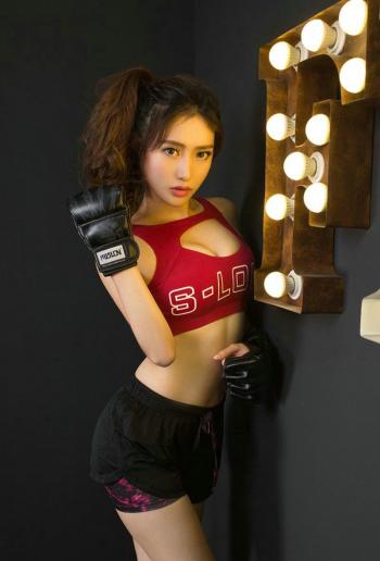 妖媚美女图片 _ 第(3)张