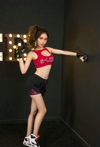 妖媚美女图片 _ 第(7)张
