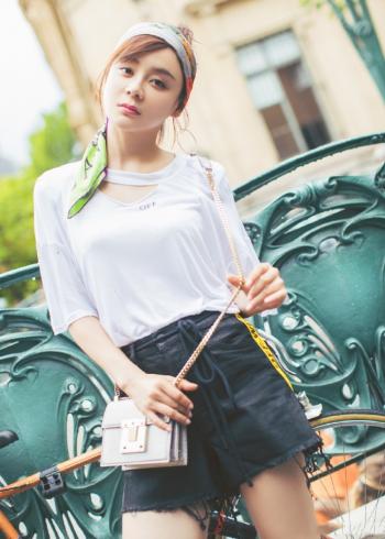 马甲线女王袁姗姗时尚性感写真图片超赞身材第5张