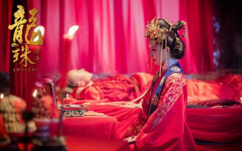 杨紫轻熟少女风街拍写真图片第4张