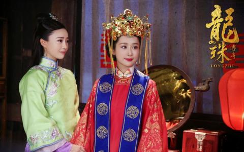 杨紫轻熟少女风街拍写真图片第6张