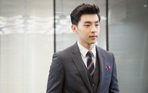 邓伦图片   邓伦休闲帅气街拍图片第6张