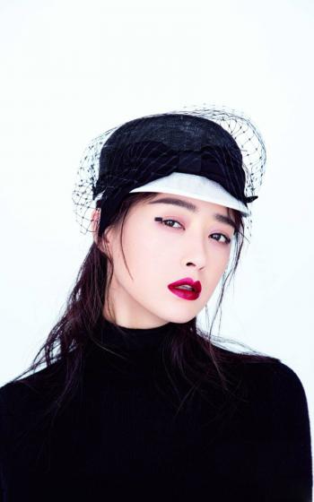 高清内地祖籍湖南益阳女演员华妃蒋欣诠释性感中的小清新时尚唯美写真第3张