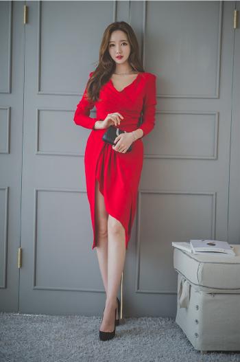 高开叉红色礼服美女白嫩美腿性感美女图片第5张