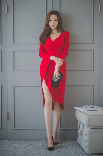高开叉红色礼服美女白嫩美腿性感美女图片第6张