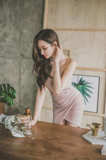 礼服美女图片 _ 第(8)张