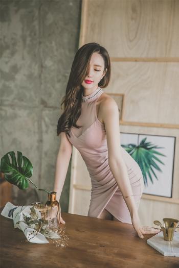 礼服美女图片 _ 第(10)张