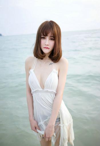 沙滩美女图片 _ 第(9)张