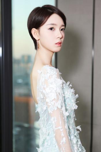 中国内地四川省攀枝花女演员人气演员陈瑶俏皮可爱写真图片第3张