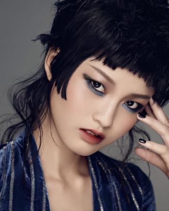 大陆女明星电脑pc端气质美女超模黑丝美腿短裙高跟鞋私房性感写真第3张