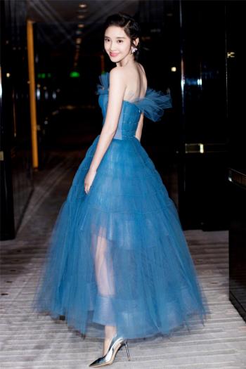 高清中国内地四川女演员唐艺昕清凉性感写真第0张