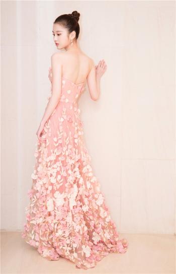 中国内地女演员谋女郎张慧雯如梦如幻唯美写真图片第1张