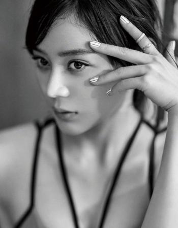 马甲线女王袁姗姗时尚性感写真图片超赞身材第4张