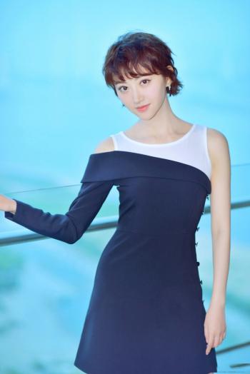 北影校花景甜风情万种妩媚动人气质写真第3张