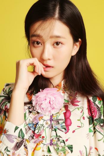 高清中国内地黑龙江省哈尔滨女演员乔欣清爽率性写真图片桌面壁纸第2张
