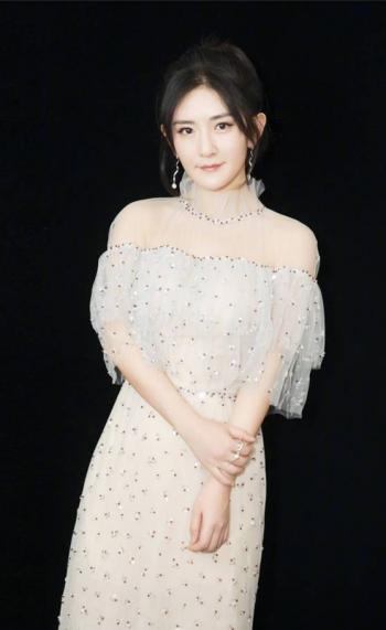 谢娜模仿小彩旗 一秒钟变粉嫩仙女范 谢娜图片第4张
