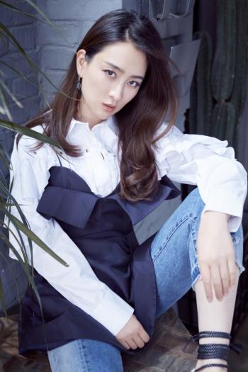 美女明星马苏写真性感时尚写真图片第3张