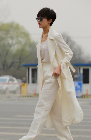 高清安徽省马鞍山女明星焦俊艳美艳红唇性感迷人写真图片第0张
