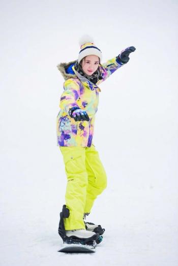 高清中国内地四川女演员唐艺昕清凉性感写真第3张