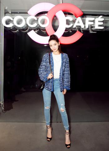 中国内地影视新疆乌鲁木齐女演员代斯开叉礼服性感写真图片第2张
