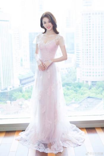 女星苗苗图片 _ 第(1)张