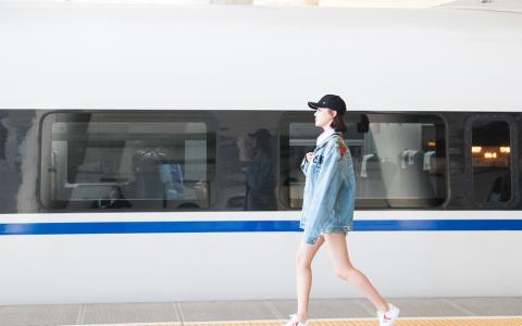 马甲线女王袁姗姗时尚性感写真图片超赞身材第2张