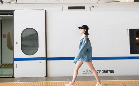 马甲线女王袁姗姗时尚性感写真图片超赞身材第3张