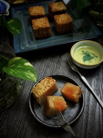 蛋黄月饼图片  月饼图片第5张