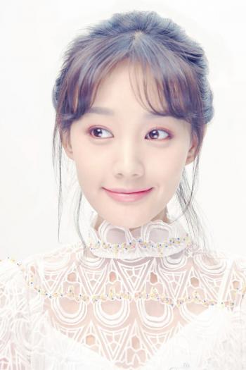 高清中国内地山东济南女演员李一桐Q清纯小公主白裙明星美女写真图片第0张