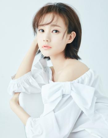高清中国内地山东济南女演员李一桐Q清纯小公主白裙明星美女写真图片第2张