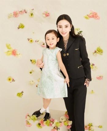 李小璐绝美靓丽写真惹火撩人第3张