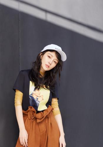 李小璐绝美靓丽写真惹火撩人第0张
