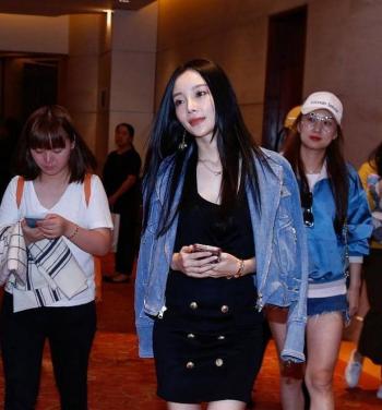 李小璐绝美靓丽写真惹火撩人第0张