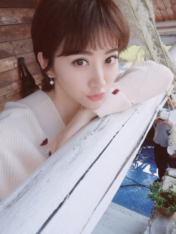 北影校花景甜风情万种妩媚动人气质写真第3张