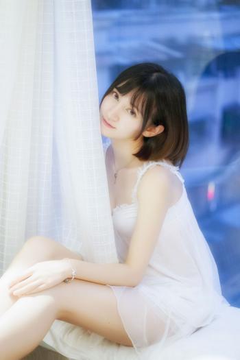 睡裙美女图片 _ 第(5)张