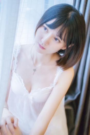 睡裙美女图片 _ 第(7)张
