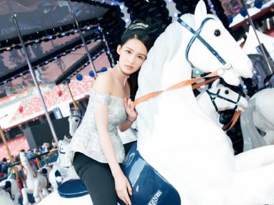 李沁最新活动照图片第3张