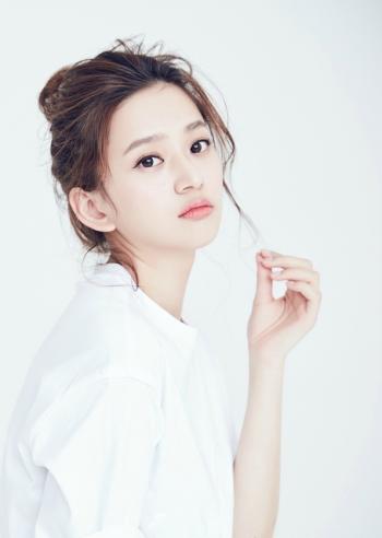 高清内陆美女明星唐本纯白诱惑私房照图片第4张