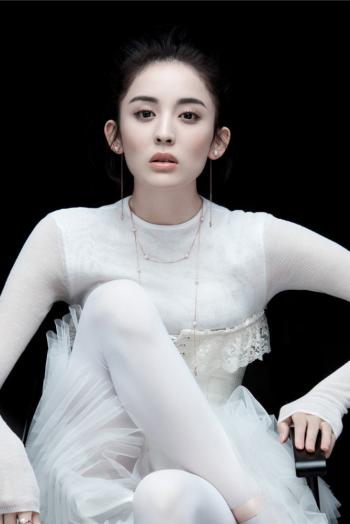 中国内地新疆乌鲁木齐市影视女演员古力娜扎梦幻性感高清桌面壁纸第2张