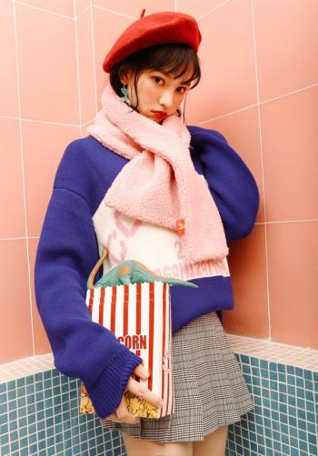 高清湖北省赤壁美女校花黄灿灿气质甜美养眼写真图片第3张