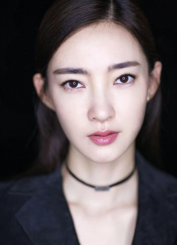 王丽坤优雅短裙性感图片桌面壁纸第2张